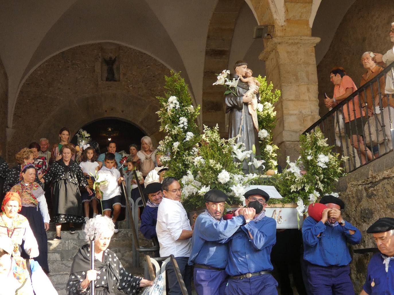 Fotos: Las mejores imágenes de la procesión de San Antonio en Laredo