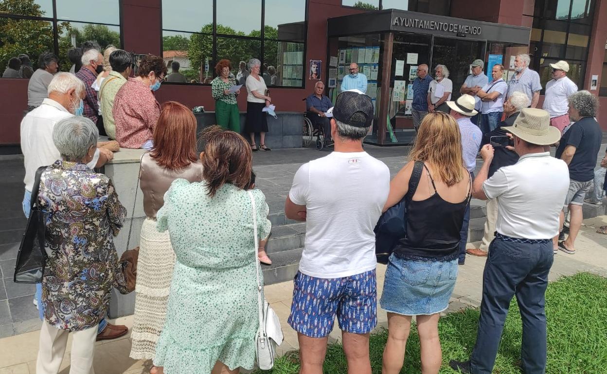 Vecinos de Miego solicitan el nombramiento de Moisés Pérez Coterrillo como 'Ciudadano Ilustre'