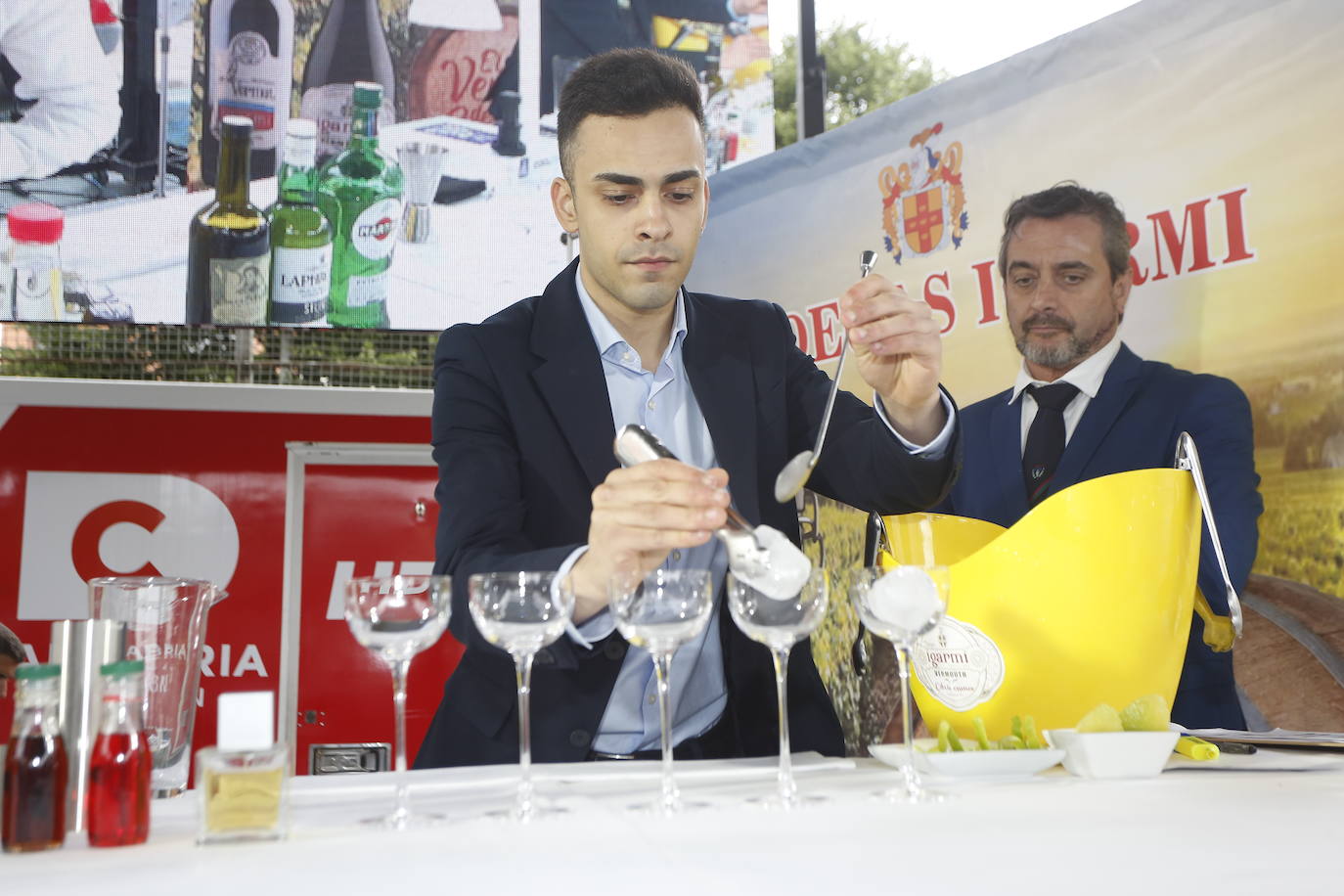 Borja Gutiérrez y Héctor Bonet consiguen los títulos de mejores Jefe de Bar y Joven Barman de Cantabria. Laura Merino se lleva el título al mejor gin tonic; Nuria Basurto consigue hacer el mejor cóctel 'interregional'; y el torrelaveguense Javier Rincón gana en el apartado de técnica