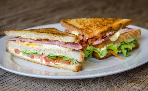 El sandwich especial es un clásico en el restaurante Picos de Europa. 