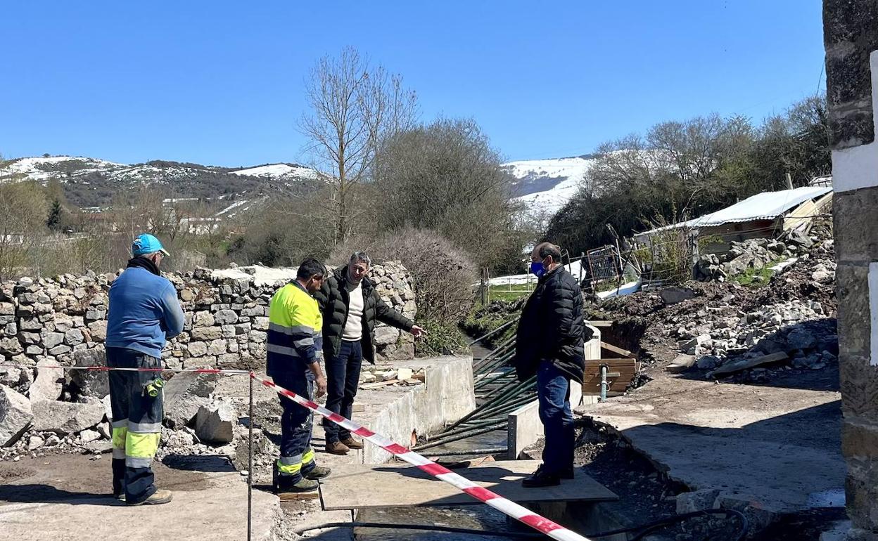 Operarios municipales se han encargado de la realización de las obras.