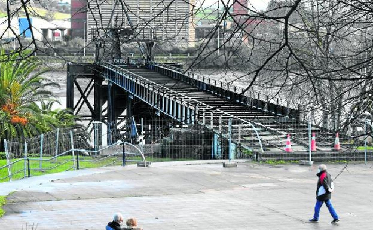 El Puente de los Ingleses sigue a la espera de una solución para la rehabilitación de su estructura.