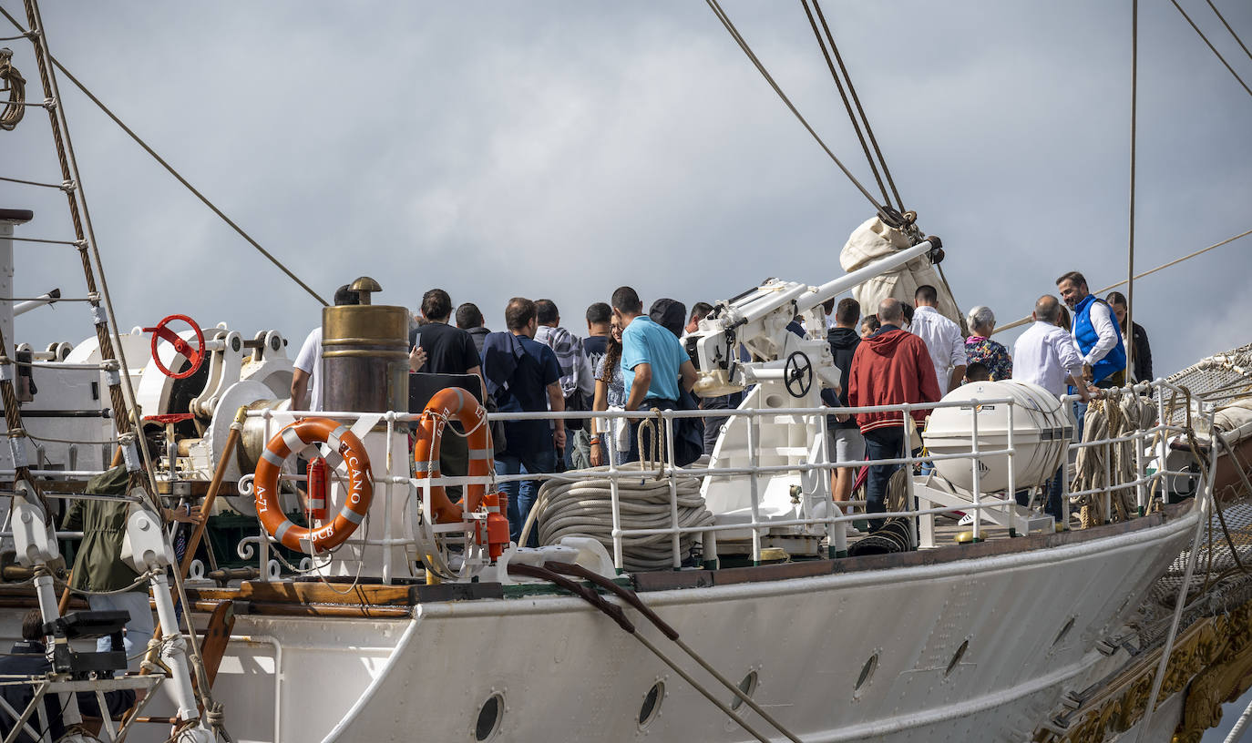 Fotos: La visita a Elcano, en imágenes