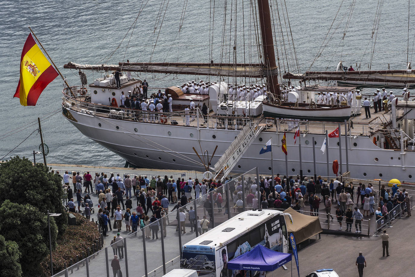 Fotos: El Rey visita el Juan Sebastián Elcano