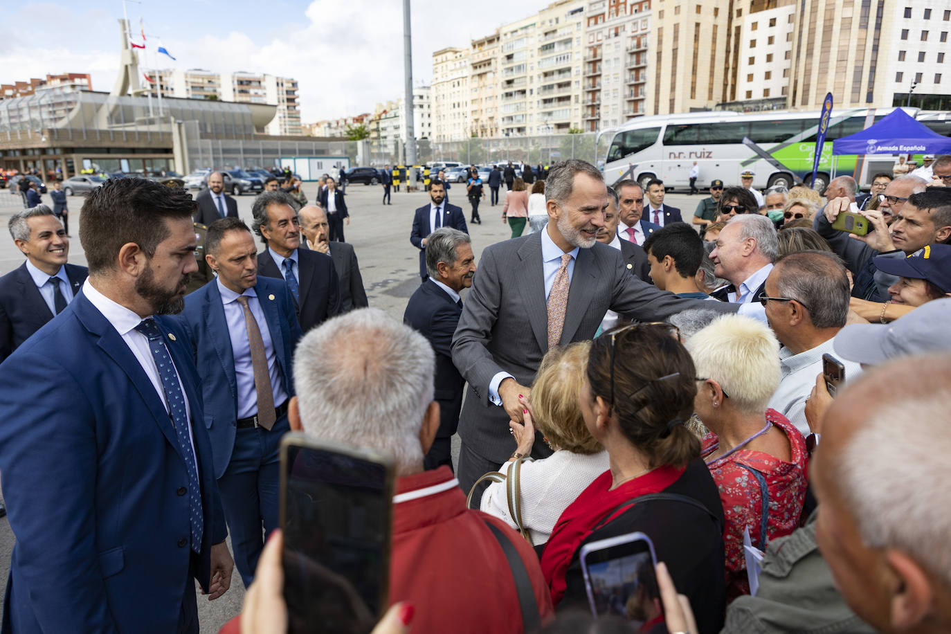 Fotos: El Rey visita el Juan Sebastián Elcano