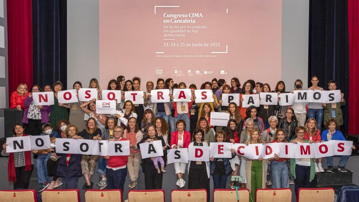 Foto de familia, en la clausura del congreso de CIMA que ha reunido a cerca de noventa representante del sector audiovisual. 