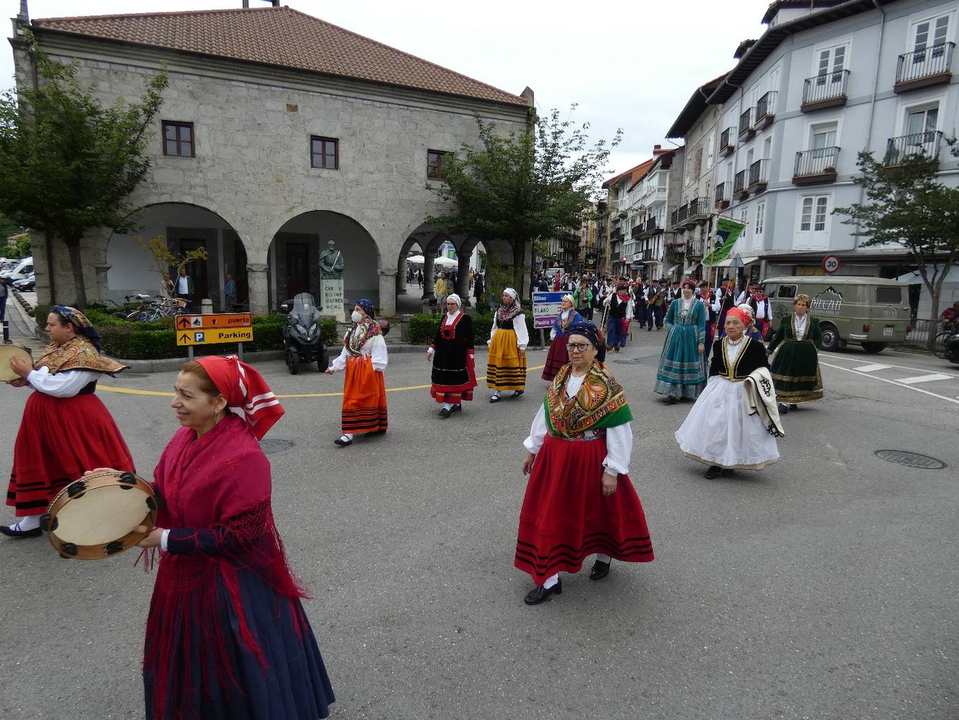 Fotos: Pasarela del traje montañés