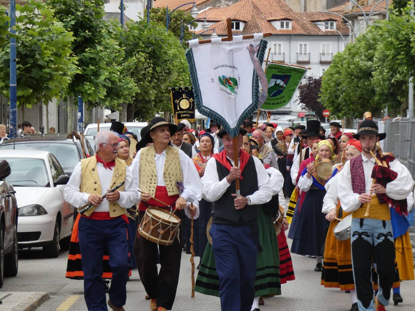 Fotos: Pasarela del traje montañés