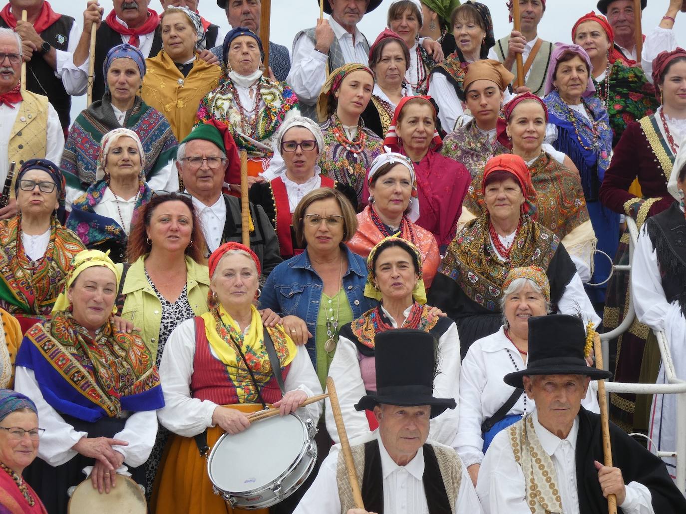 Fotos: Pasarela del traje montañés