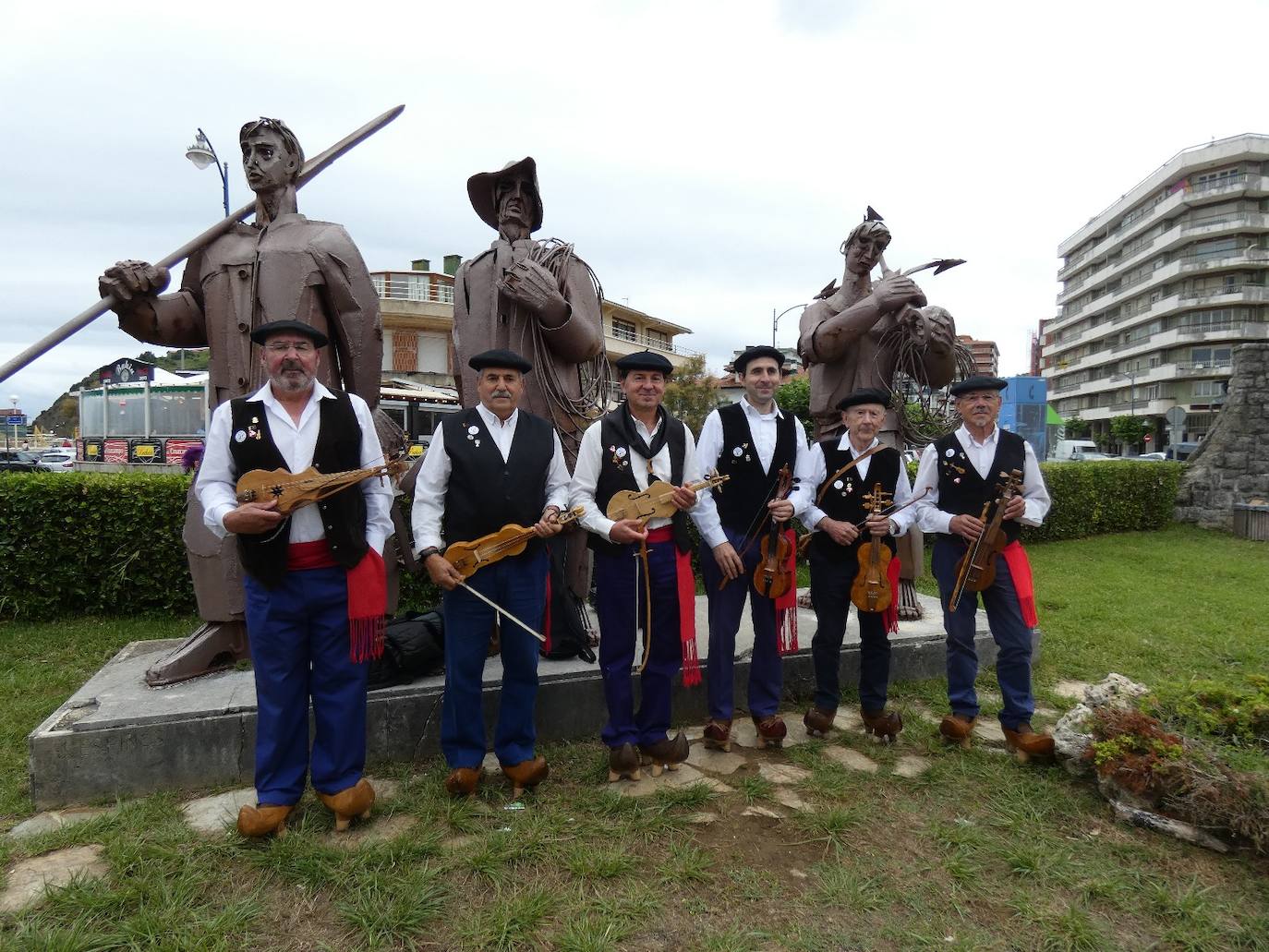 Fotos: Pasarela del traje montañés