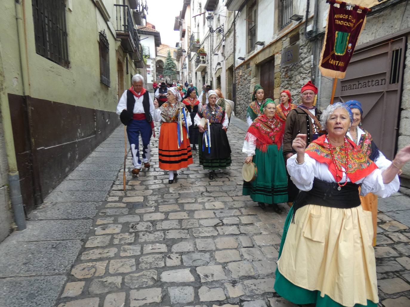 Fotos: Pasarela del traje montañés