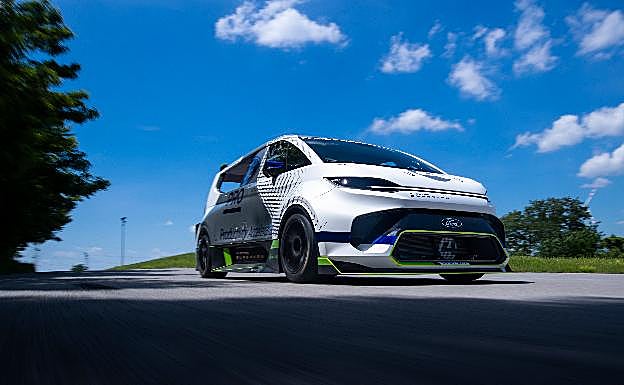 Ford Pro SuperVan Eléctrica: 2.000 CV y cuatro motores eléctricos