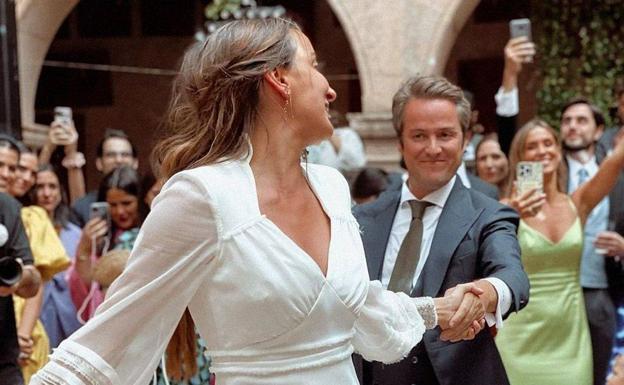 Lucía Pombo y Álvaro López Huerta, durante su boda.