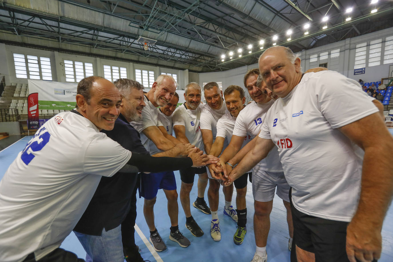 Jota Hombrados, Julián Ruiz, Mats Olsson, Rodrigo Reñones,Chechu Villaldea, Chechu Fernández, Juan Domínguez, Luisón García, Juan Muñoz Melo y Javier Cabanas.