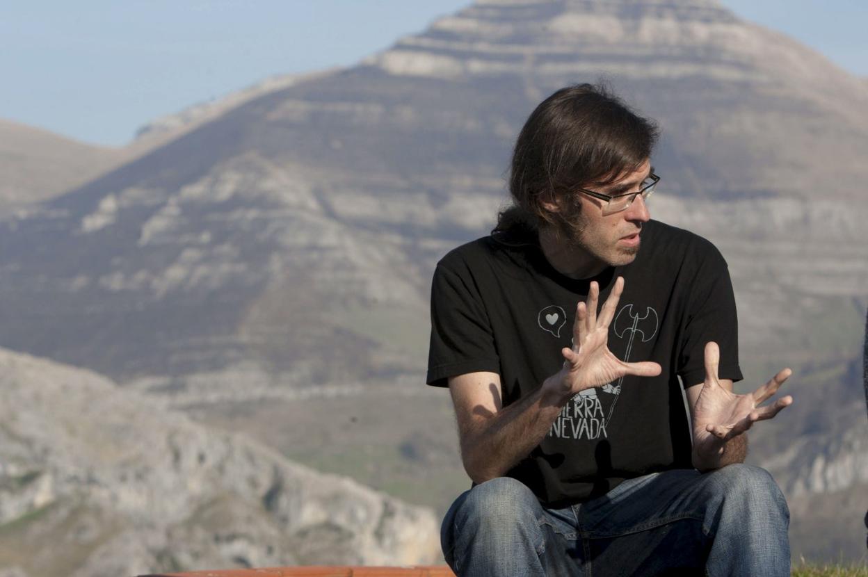 Álvaro de la Hoz, en el Valle del Miera, durante el rodaje de la película. 