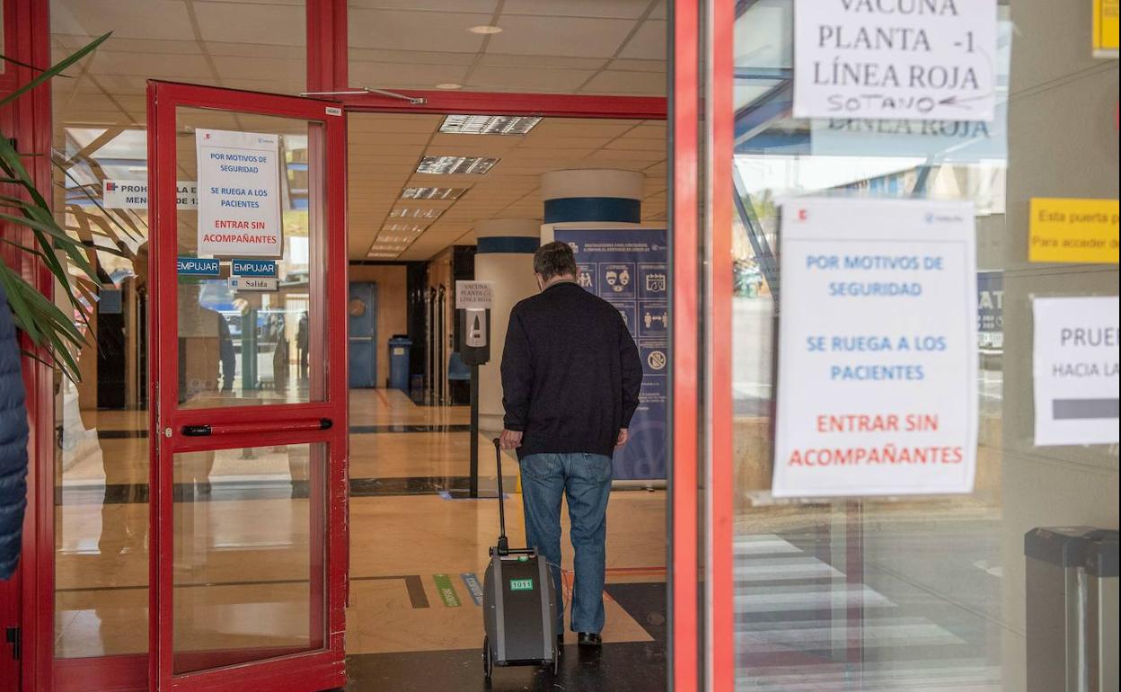 Cantabria apunta el primer fallecido por covid en una semana y siete ingresados más