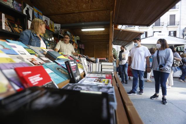 La inaguración de la feria tuvo un carácter multitudinario.