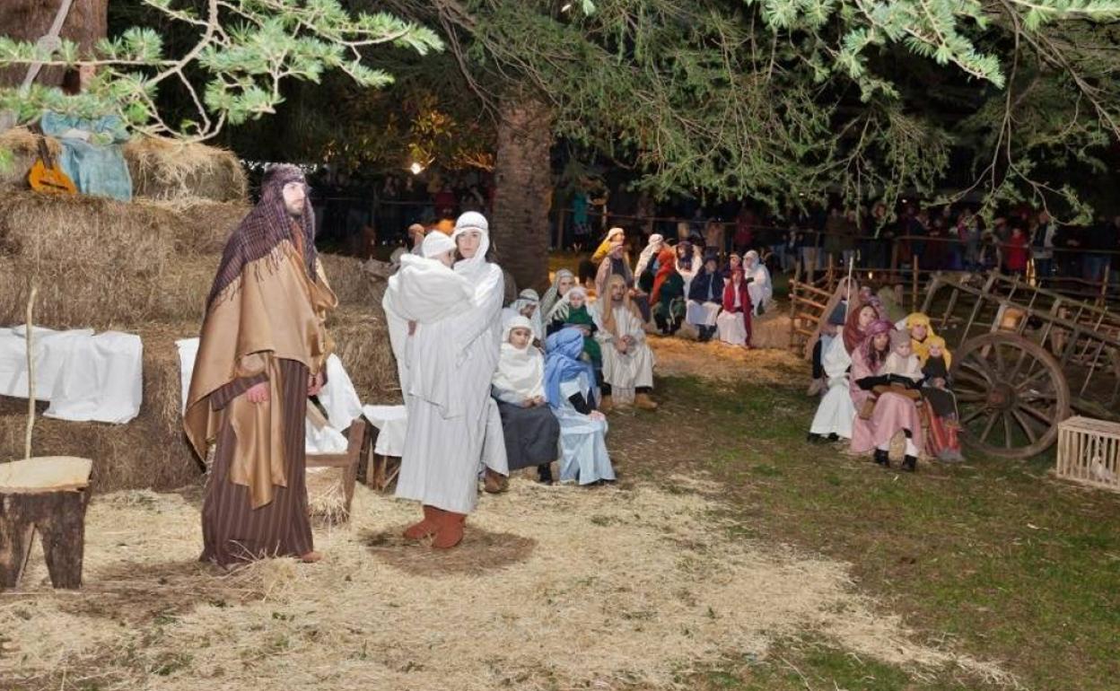 Son muchos los vecinos que se implican en la Cabalgata cada año.