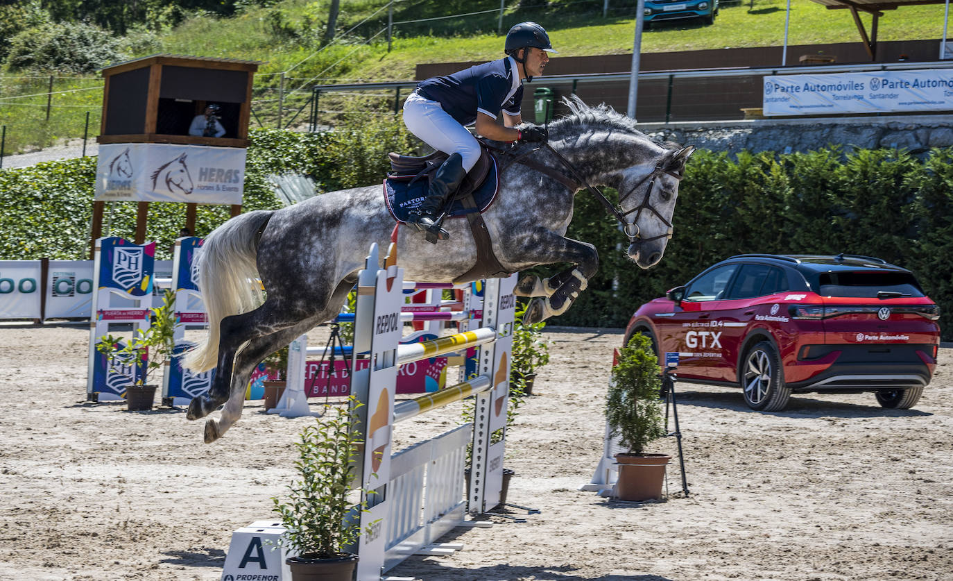 Fotos: Primera jornada del Concurso de Saltos de Heras, en imágenes