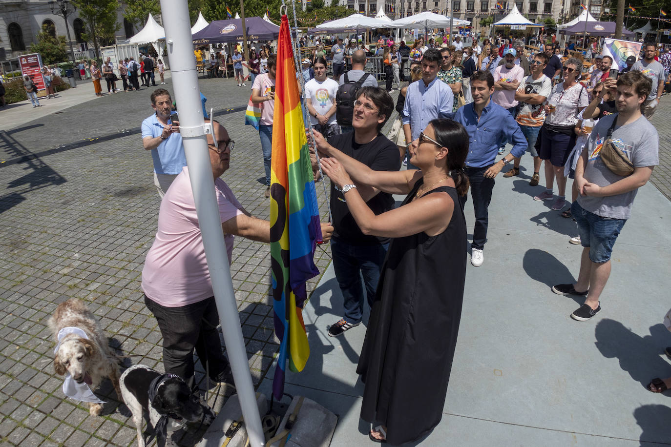 Fotos: El izado de la bandera inicia los actos del &#039;Argullu&#039; 2022