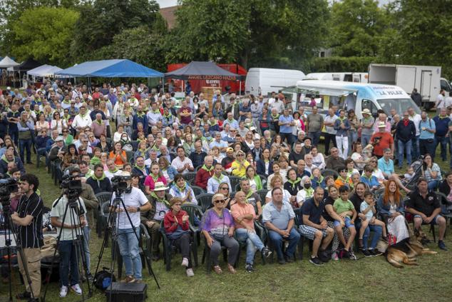 La fiesta en Latas congregó numeroso público.