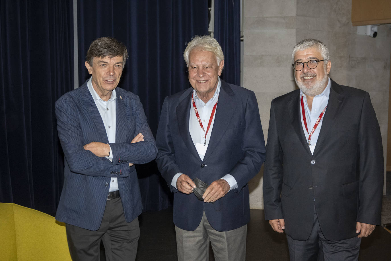 Carlos Andradas, Felipe González y José Juan Ruiz, presidente del Real Instituto Elcano.