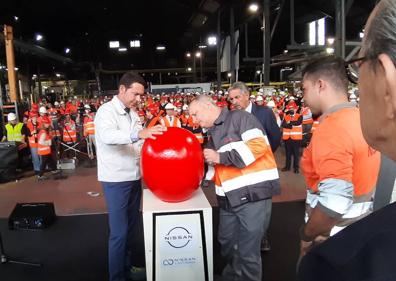 Imagen secundaria 1 - Nissan Cantabria presenta la nueva línea de moldeo, icono del Plan de Ultra-Competitividad de la planta de Los Corrales