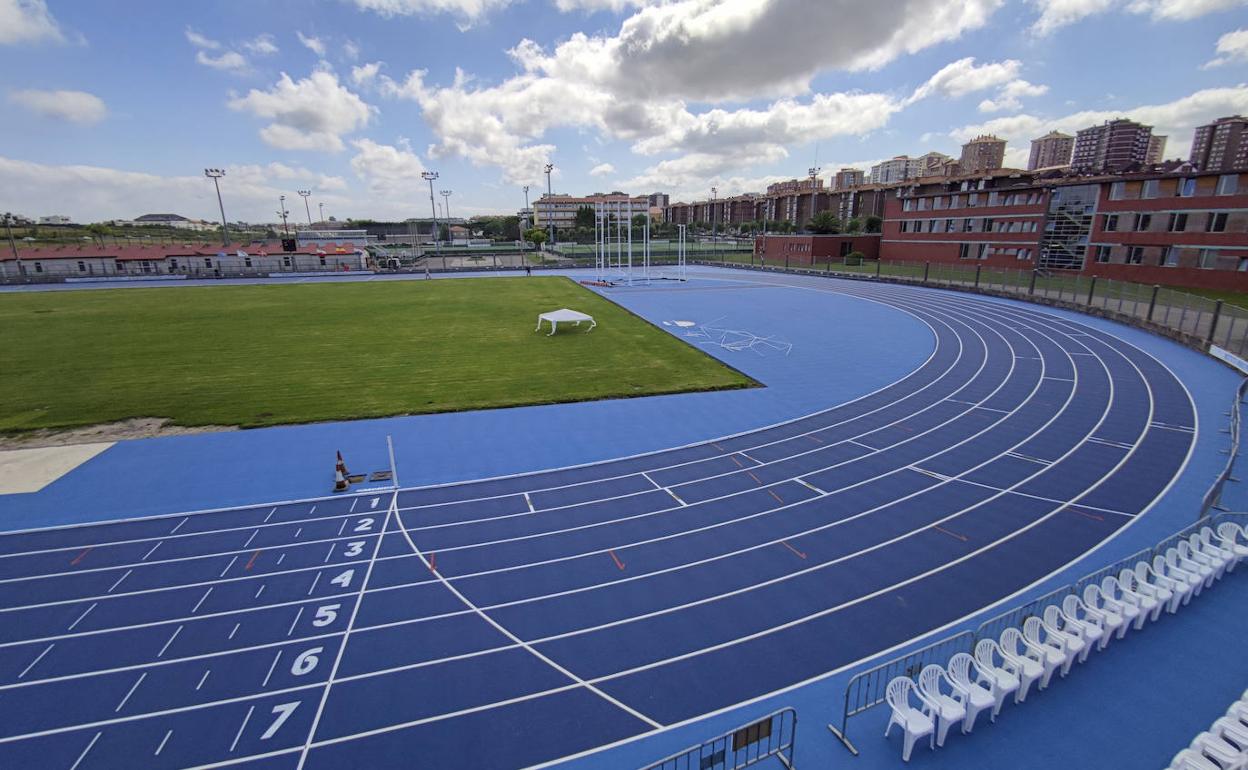 El tartán de La Albericia luce un azul intenso para albergar el Nacional Sub23 este fin de semana