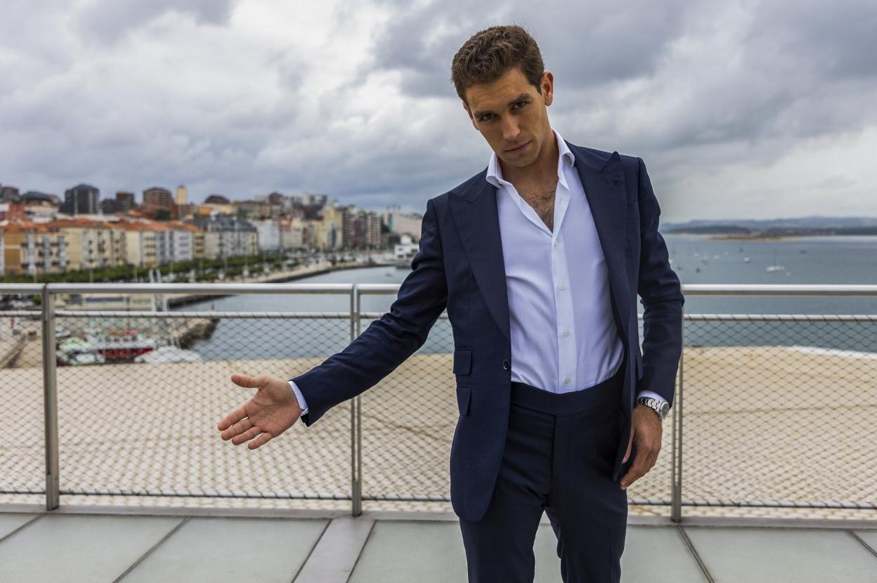 El torero Ginés Marín, en la terraza superior del Centro Botín, durante su reciente visita a Santander.