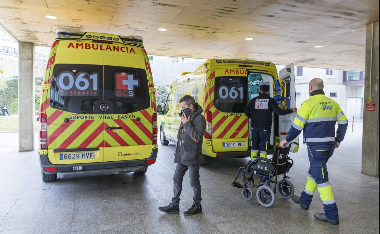 El transporte de pacientes desde los servicios de Urgencias de los hospitales está sufriendo retrasos.