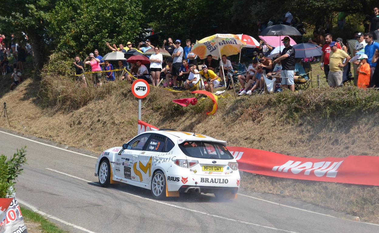 El Subaru de Mora y Bajo, en una de las especiales. 