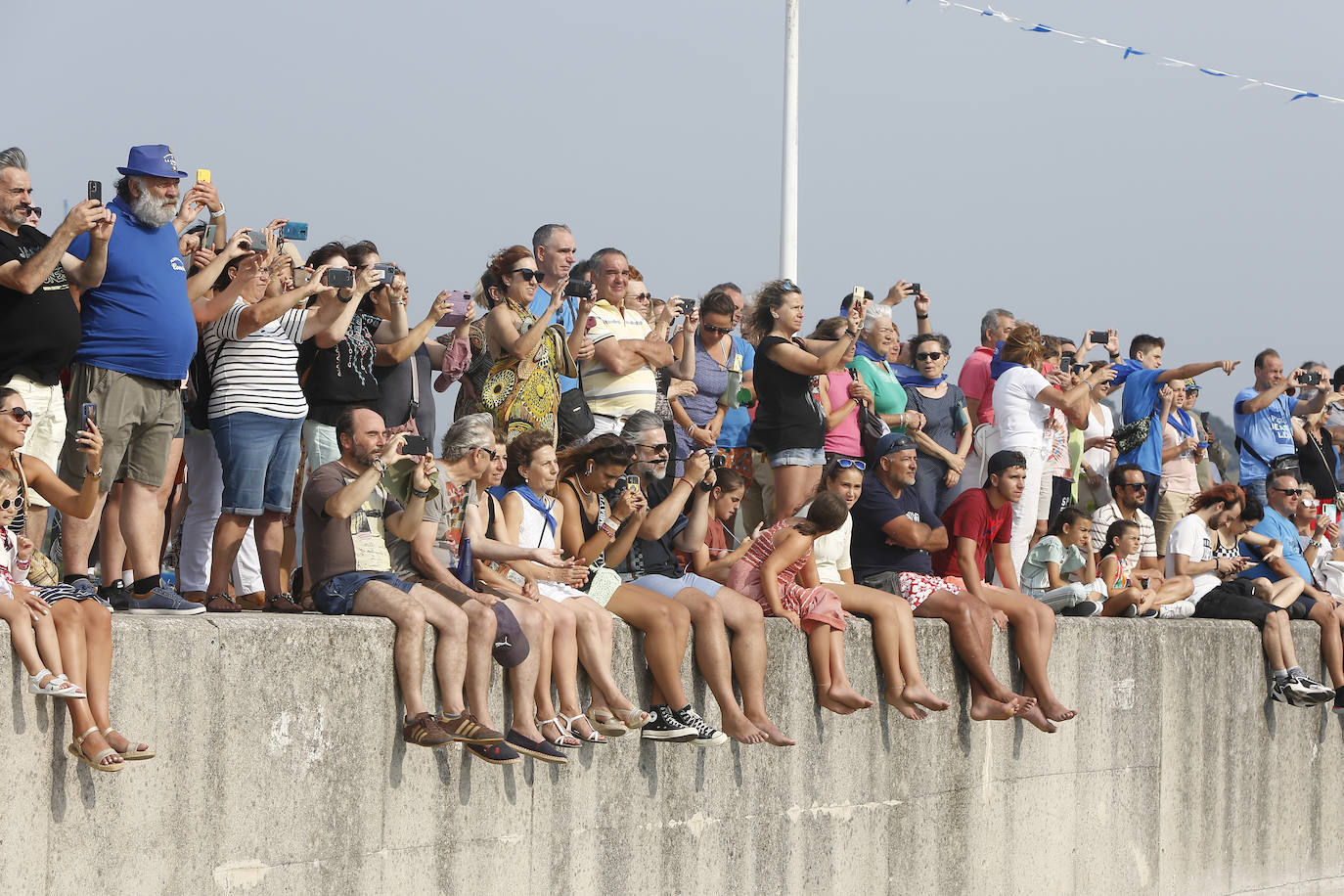 Fotos: Suances vive con emoción la salida de su patrona al mar