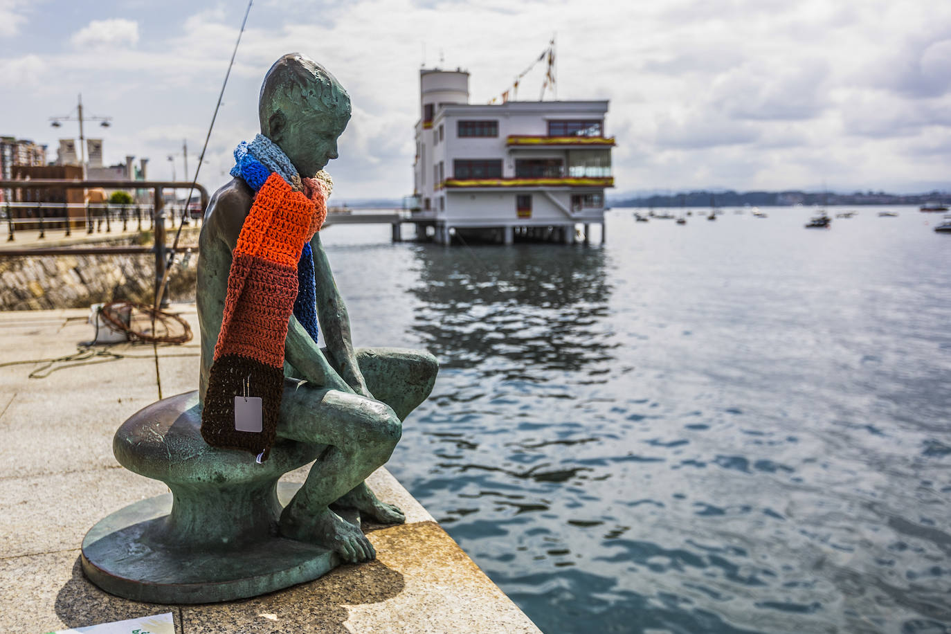 Fotos: Bufandas contra el cambio climático