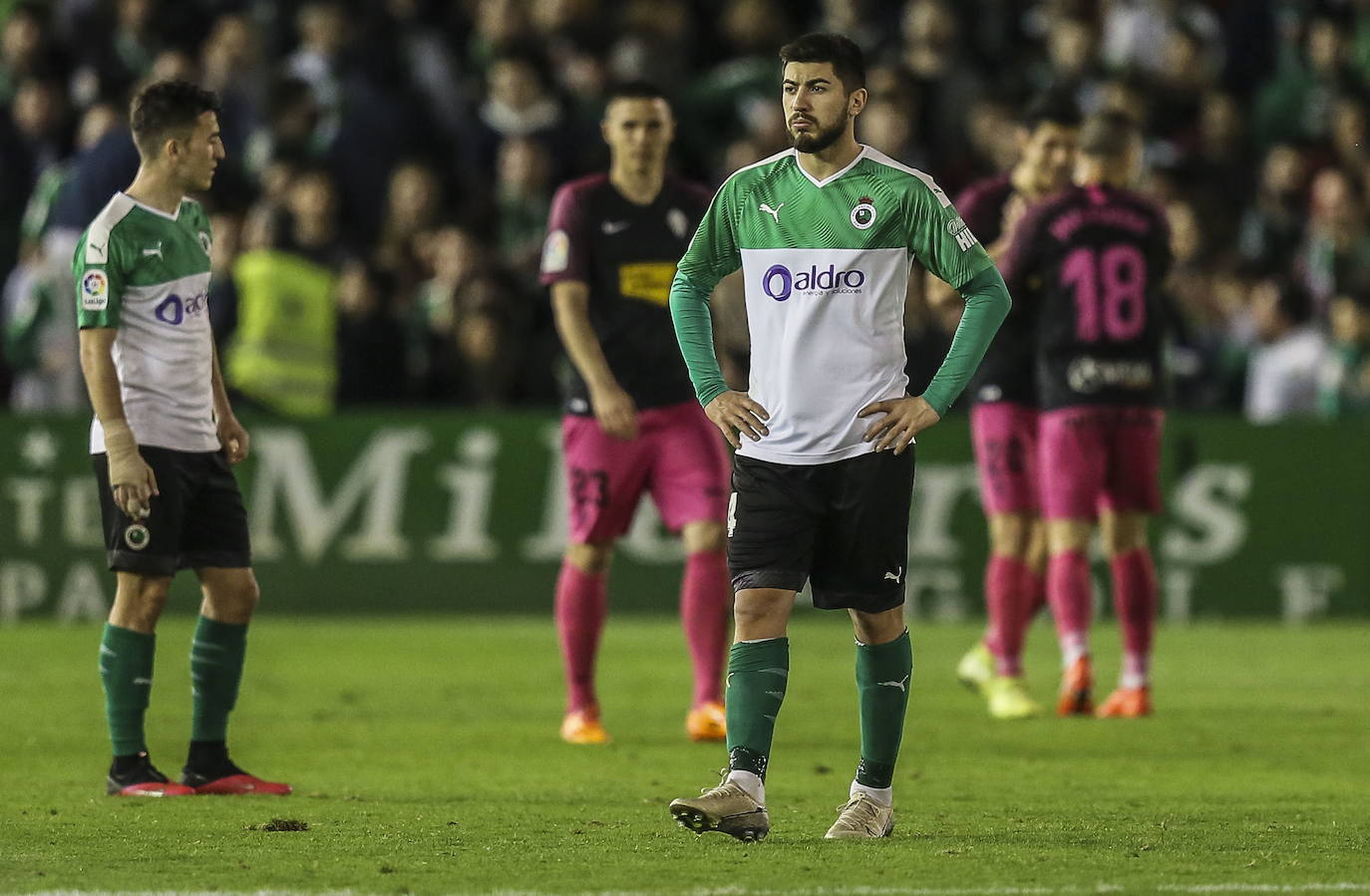 Racing y Sporting, dos históricos rivales que se vuelven a ver las caras.