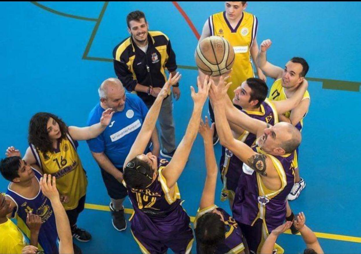 Equipo de diversidad funcional de la Asociación Aderes-Burjassot, en cuya andadura se inspiró la película.