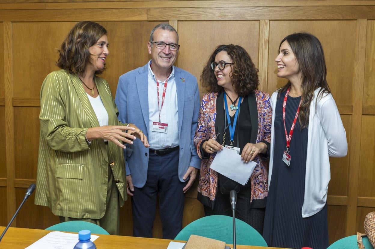 Paula Fernández, Paco Boya, Matilde Carlón y Juana López.