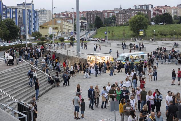 El público santanderino, entregado al rockero de Bilbao