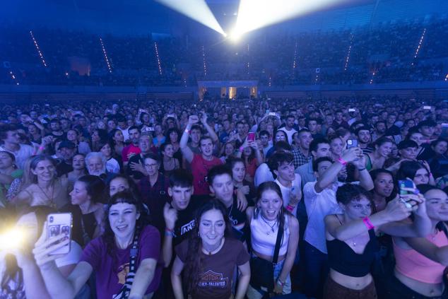 El público santanderino, entregado al rockero de Bilbao