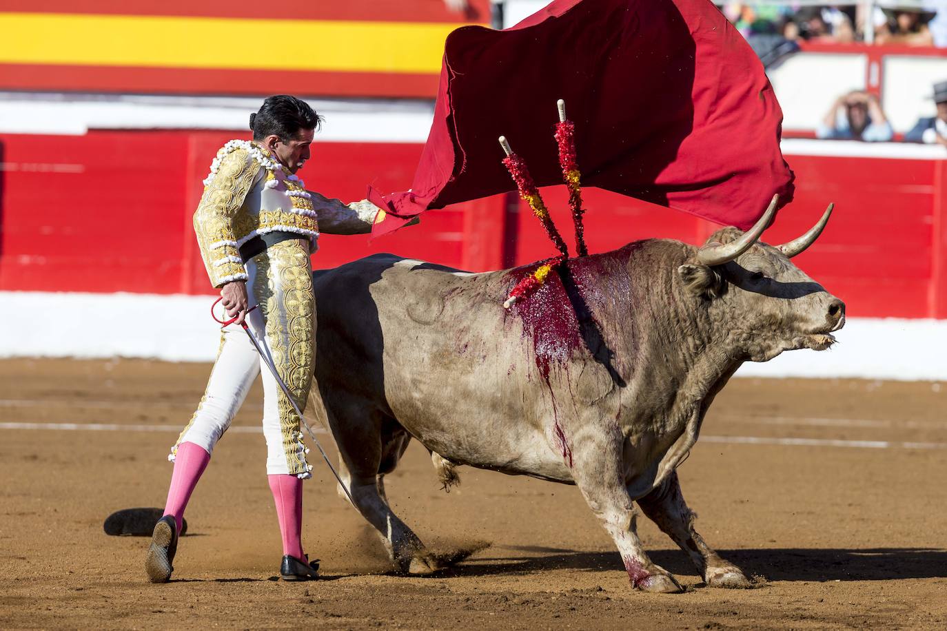 Fotos: La primera corrida de Feria, en imágenes