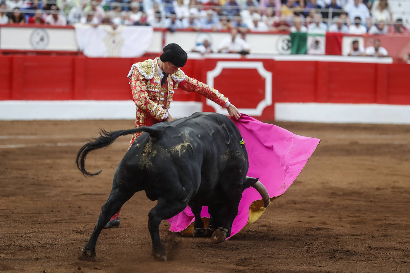 Fotos: La tarde de toros del martes en Cuatro Caminos, en imágenes