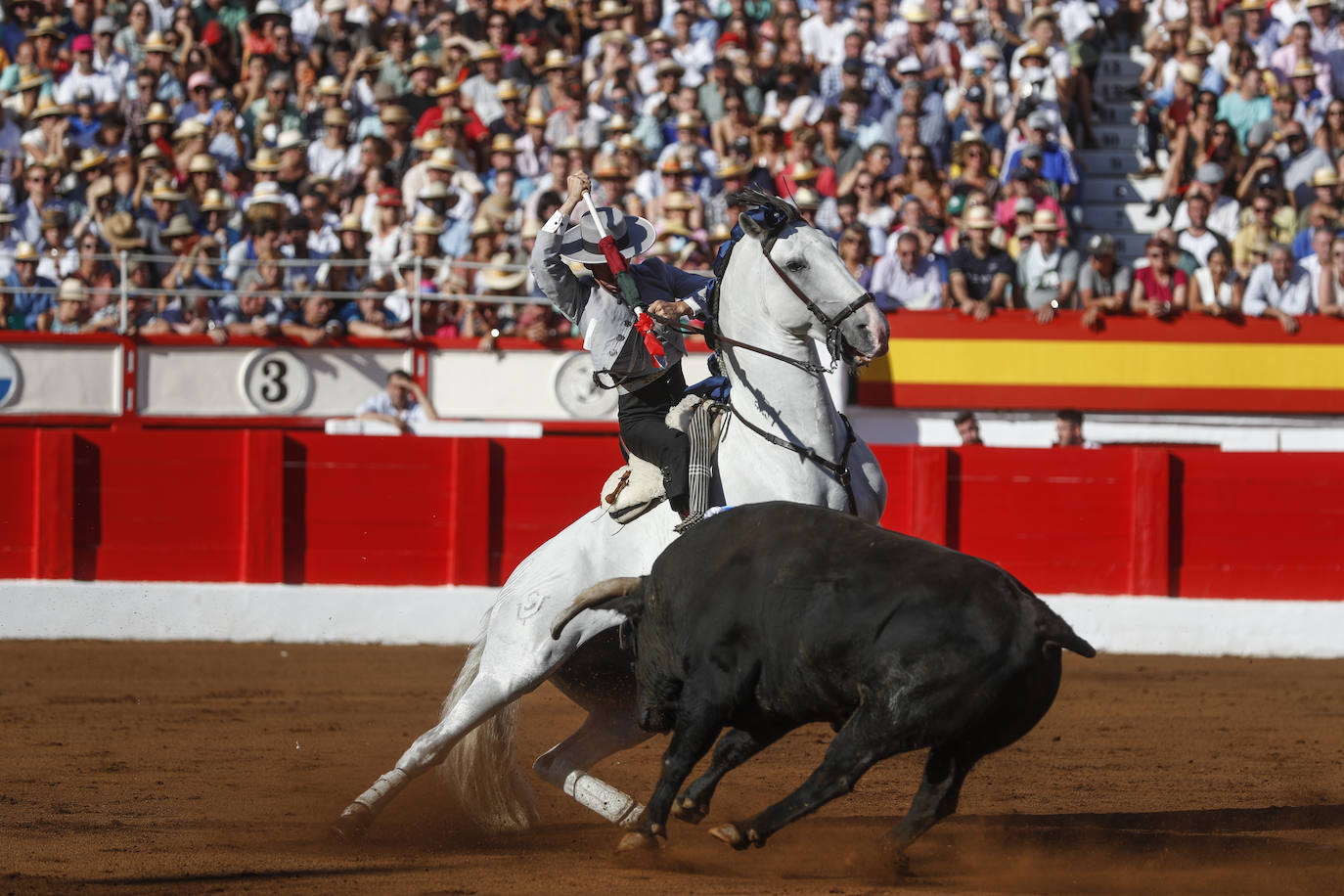 Fotos: El rejoneo toma Cuatro Caminos