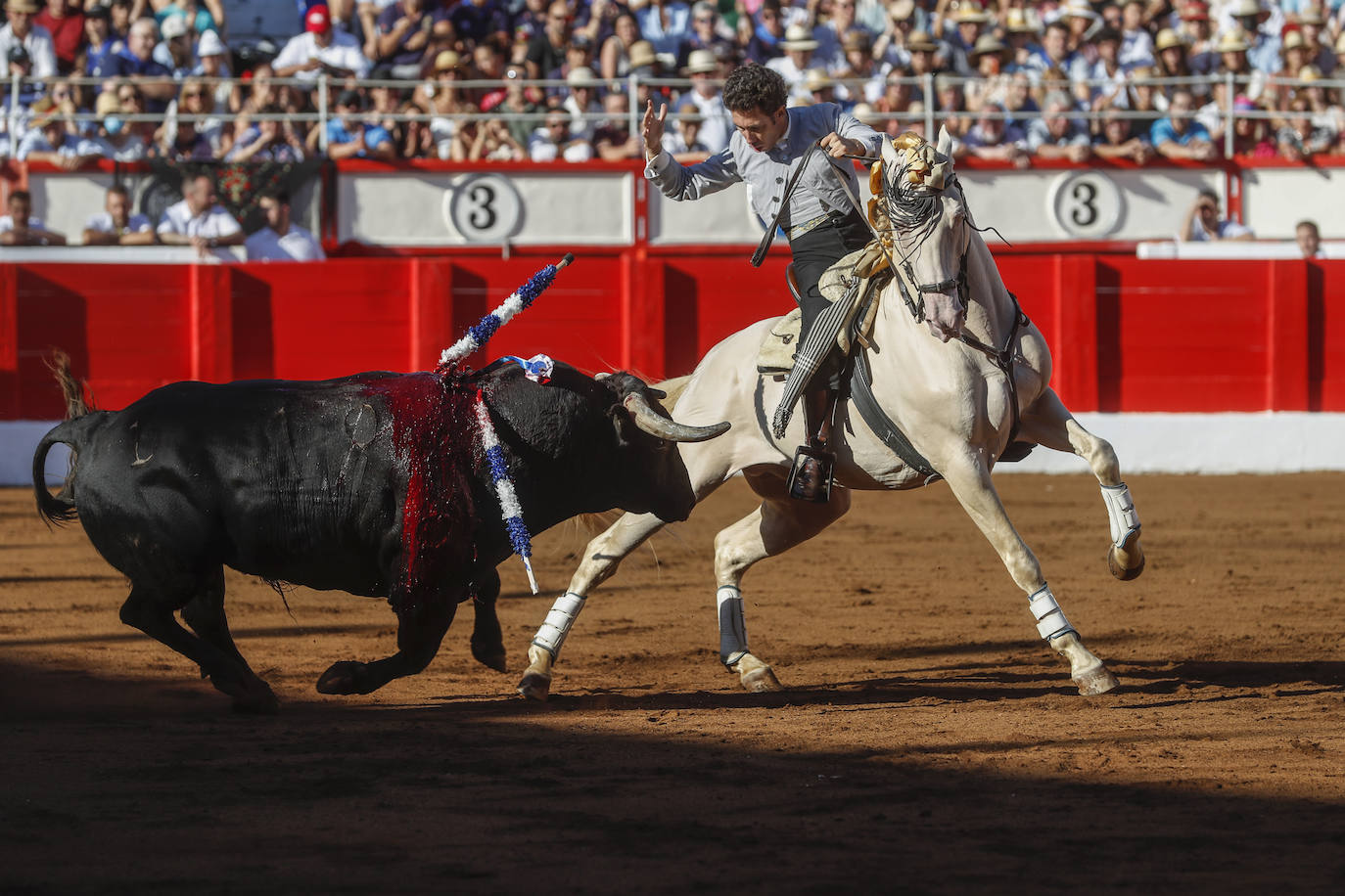 Fotos: El rejoneo toma Cuatro Caminos