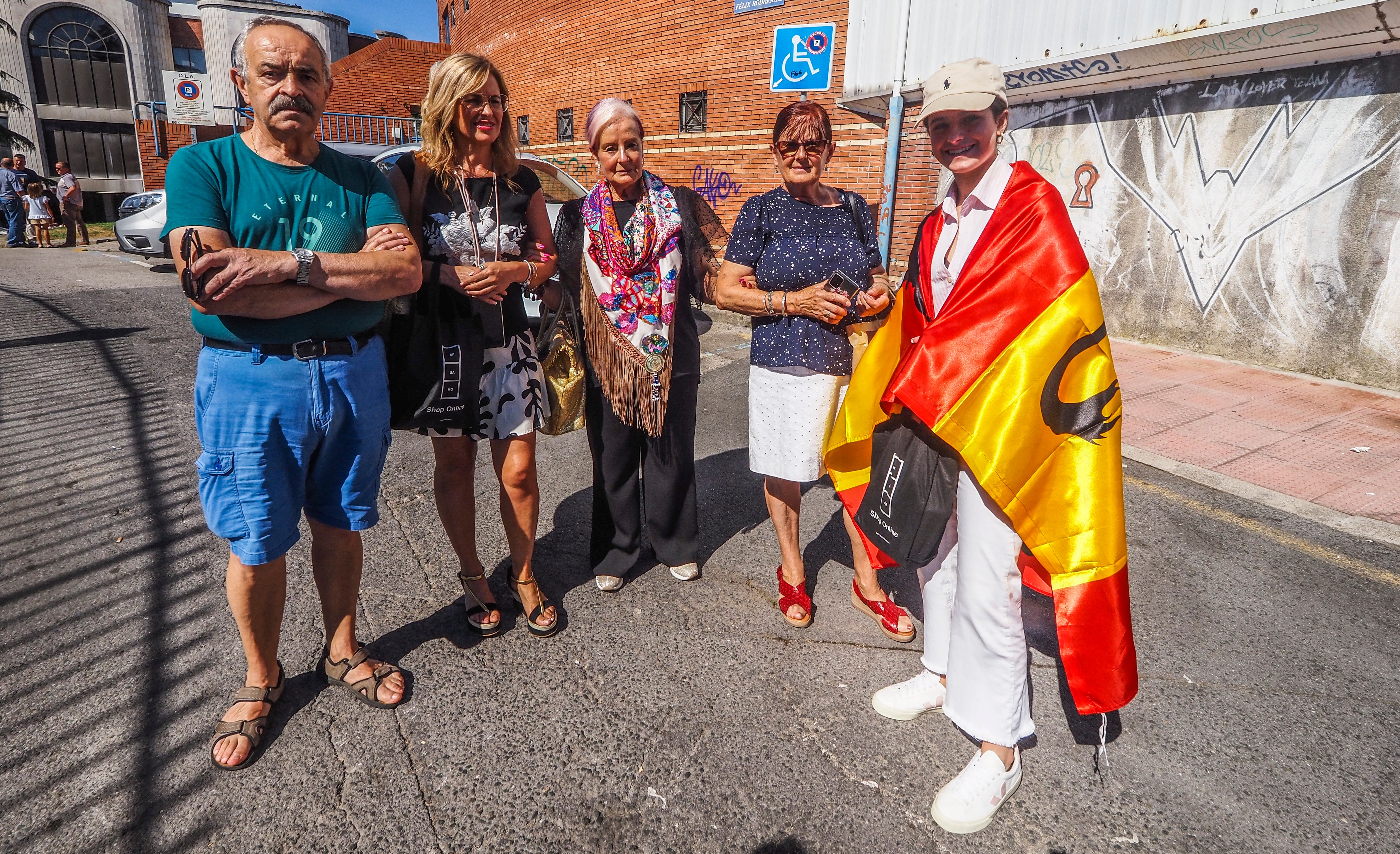 Vicente Pérez, Rocío Martínez, Flora Gutiérrez, Aurelia Gutiérrez y Victoria San José.