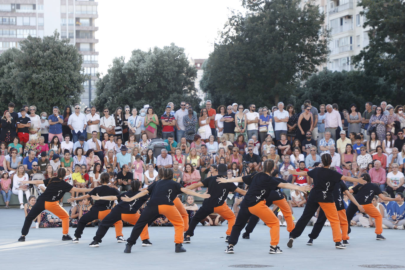 Fotos: La danza toma el anfiteatro del Centro Botín