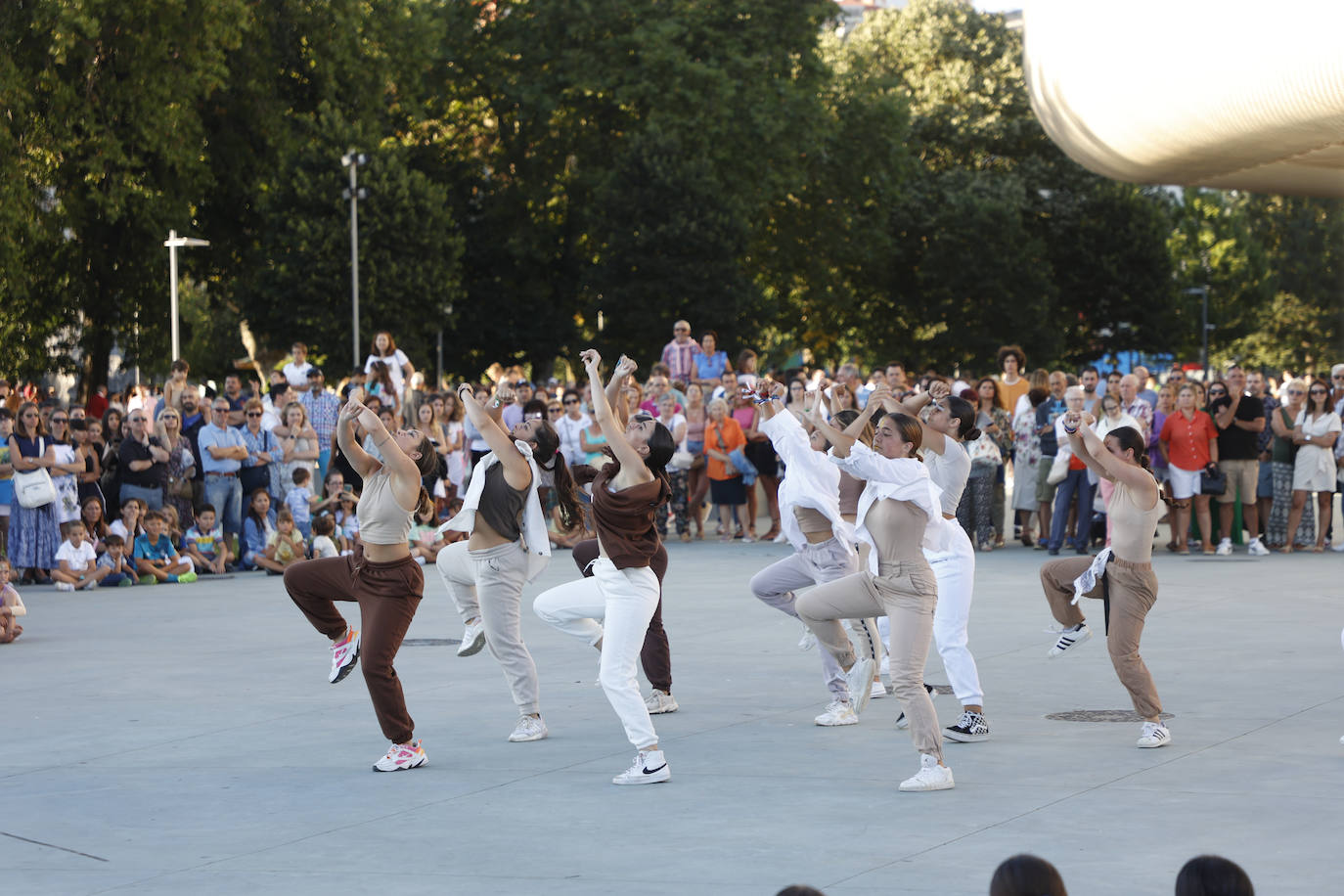 Fotos: La danza toma el anfiteatro del Centro Botín