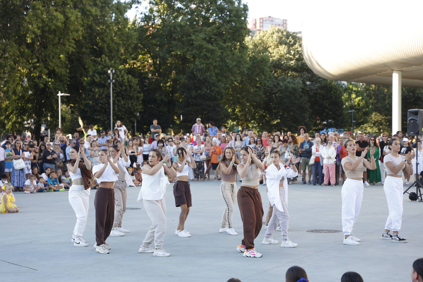 Fotos: La danza toma el anfiteatro del Centro Botín