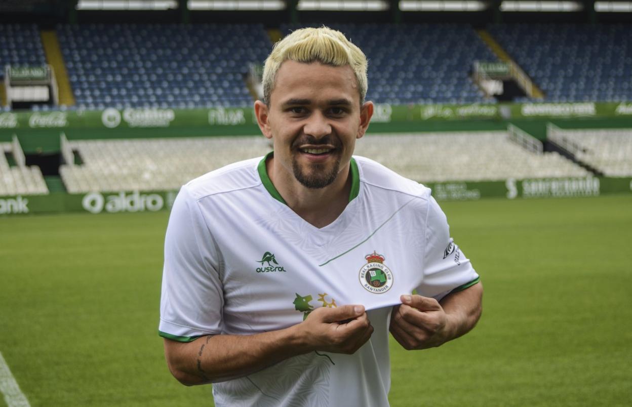 Matheus, ayer durante su presentación como verdiblanco. 