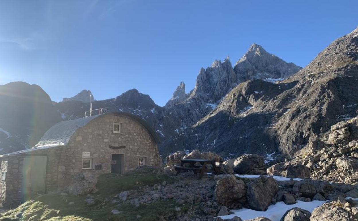 Ruta al refugio del Jou de los Cabrones, el «más aislado de España» (y de nombre más llamativo)