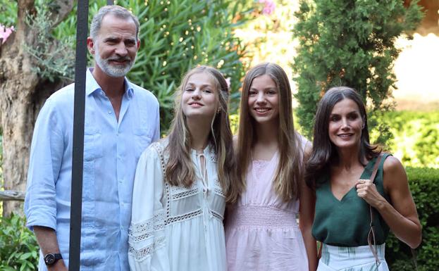 El rey Felipe VI y la reina Letizia, visitan la Cartuja de Valldemossa, junto a la princesa Leonor y la infanta Sofía.