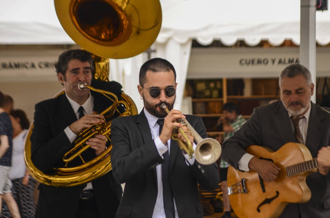 Fotos: La Feria de Artesanía regresa a la Plaza Porticada con 34 propuestas